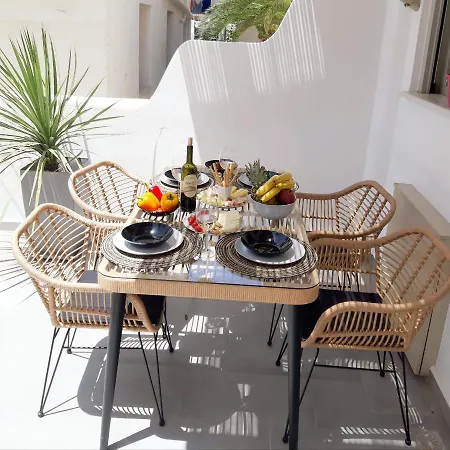 Naxos Ellis * Naxos City